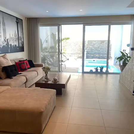 아파트 Luxurious 3 Bedroom With Pool *