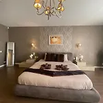 Luxurious 3 Bedroom With Pool Apartment