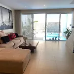 Apartment Luxurious 3 Bedroom With Pool *