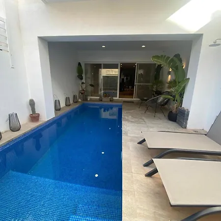 Apartment Luxurious 3 Bedroom With Pool *