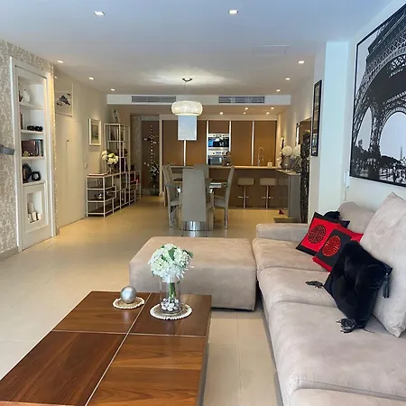 Luxurious 3 Bedroom With Pool Apartment
