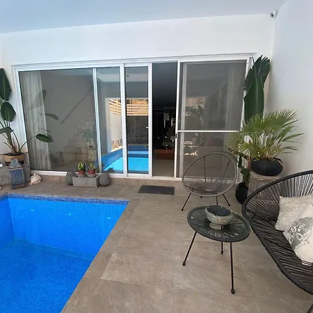 Luxurious 3 Bedroom With Pool Apartment *